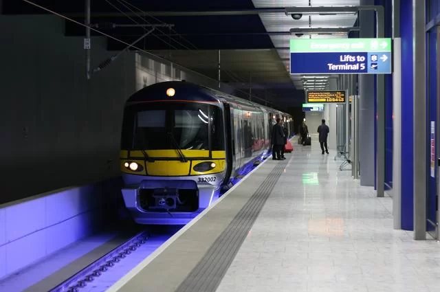 Фото: Adambro / Wikimedia Commons / CC-BY-SA-4.0 tfl rail heathrow