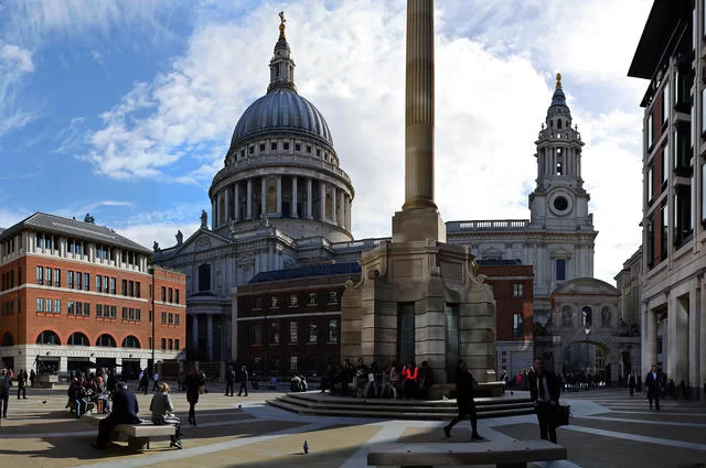 Фото: stu smith / Flickr / CC BY-ND 2.0 Paternoster Square