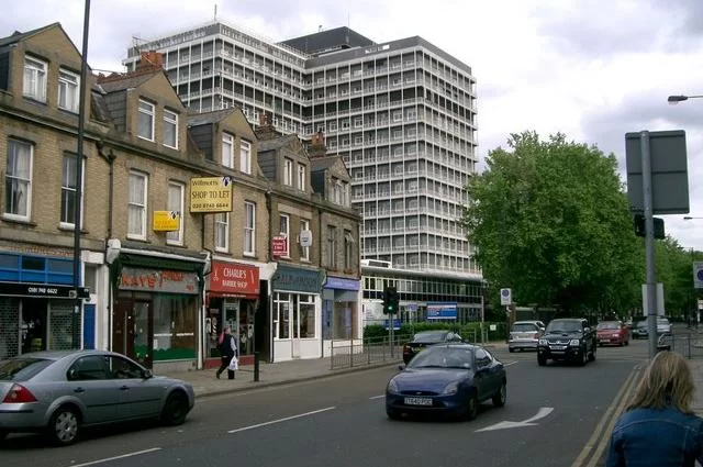 Фото: Paul McIlroy / Wikimedia Commons / CC-BY-SA-2.0 Чэринг Кросский госпиталь