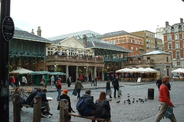 Фото: GaryReggae / Wikimedia Commons / CC-BY-SA-2.0 Simpson's in the Strand