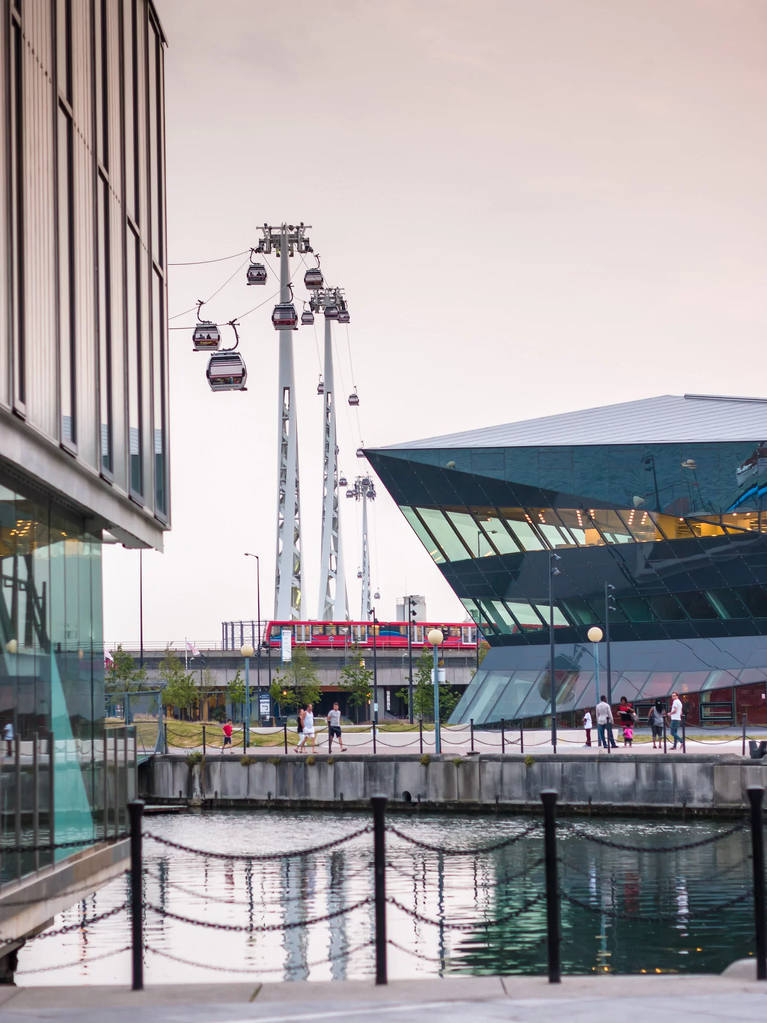 Лондонская канатная дорога над Темзой