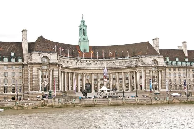 Здание Аквариума