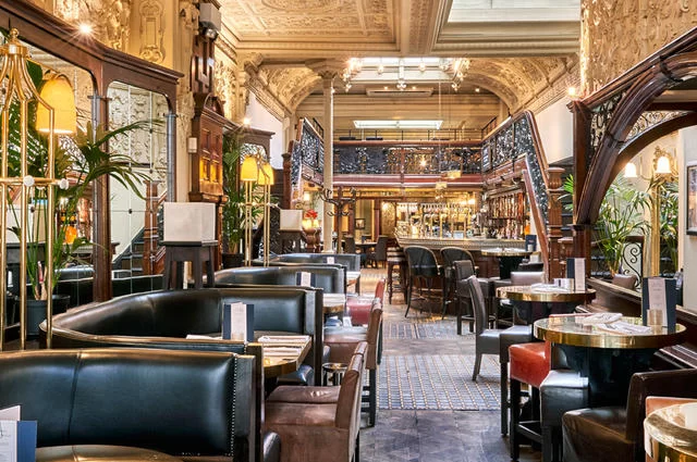 Browns, Mayfair. Фото https://www.browns-restaurants.co.uk/restaurants/london/mayfair/