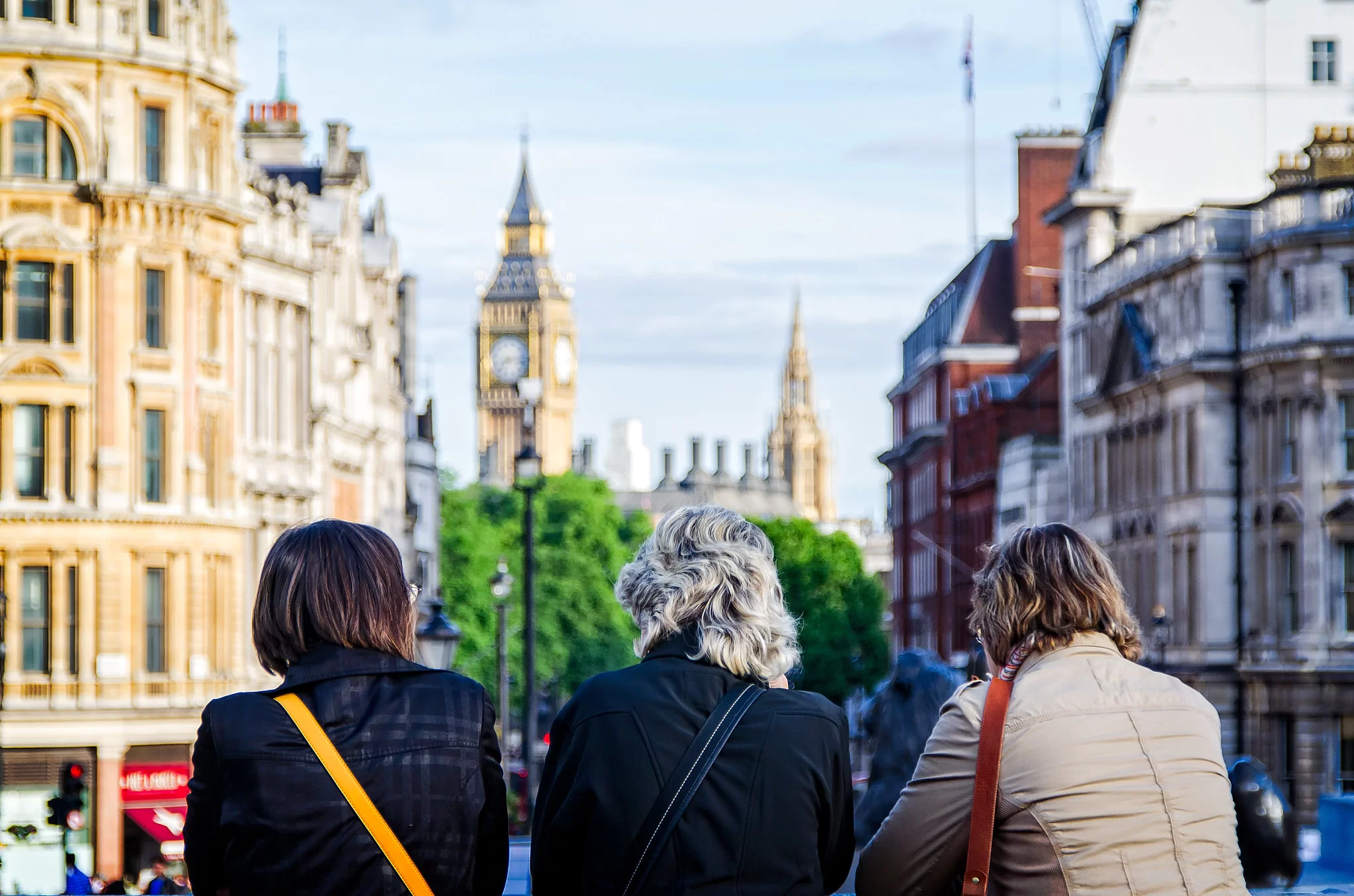 How many people in london. Туризм в Великобритании. Туристы в Великобритании. Туристы в Лондоне. Экскурсионный туризм в Англии.