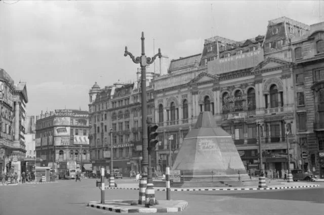 Piccadilly Circus. 1941 год Piccadilly Circus. 1941 год