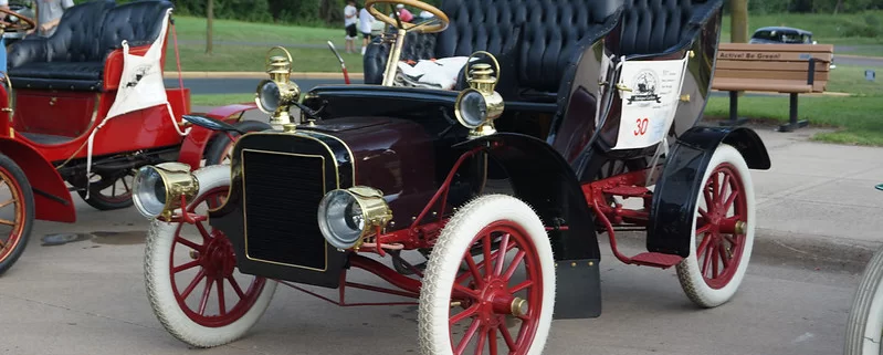 Гонка старинных автомобилей