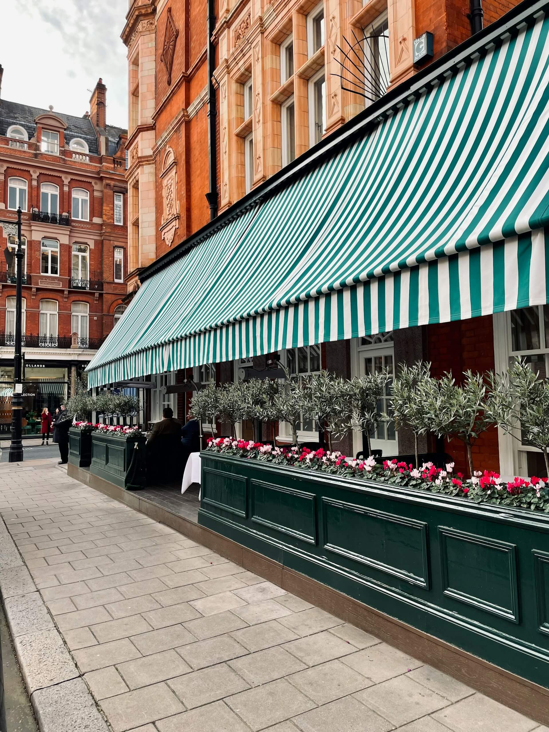 Кафе на Мэйфер Мэйфер