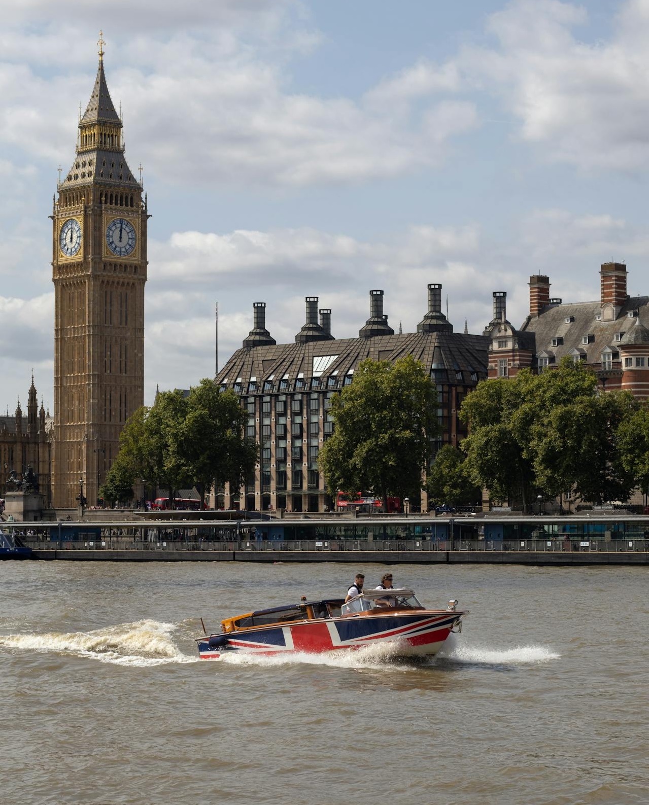 Темза Где искупаться в Лондоне